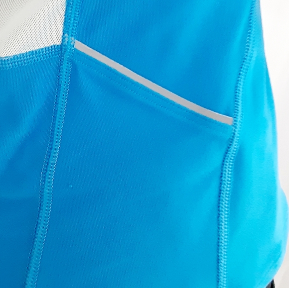 *SOLD* Nike Dri-Fit Reflective Runners Tank - Picture 6 of 6